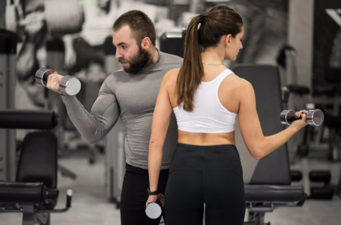 Atualmente só fica parado quem quer! Para entrar em forma, basta ir à uma academia e escolher entre ginástica localizada, musculação, spinning, treino funcional, CrossCia e outras inúmeras modalidades, para todas as idades, finalidades e disposição!